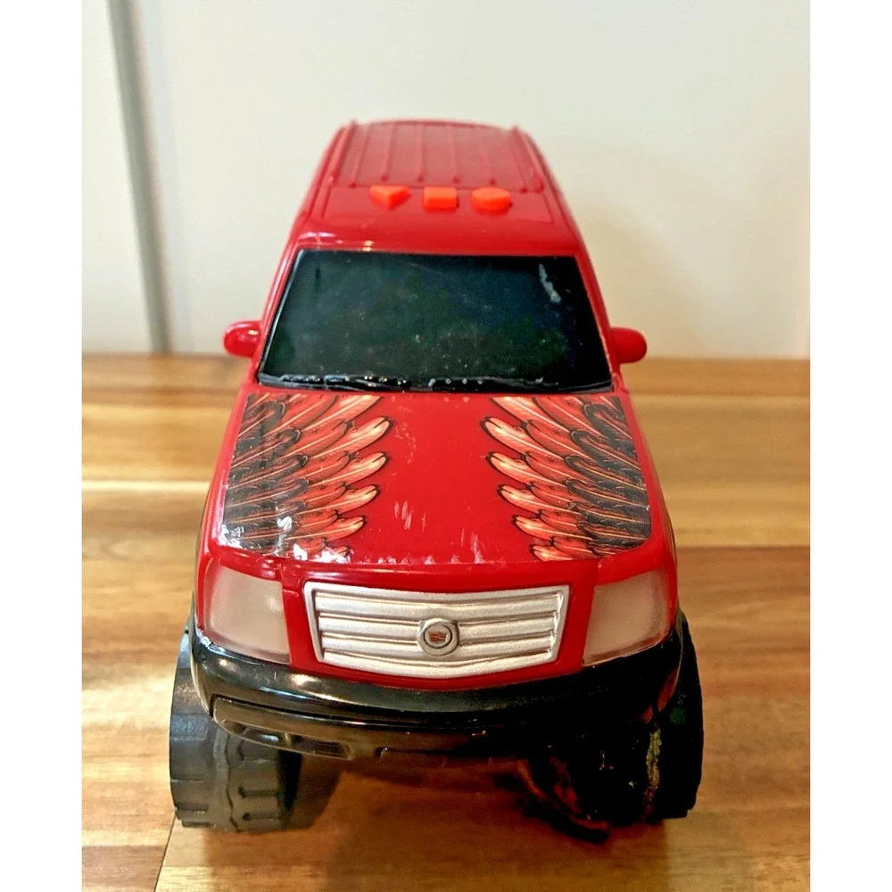 Toy State Road Rippers Cadillac Escalade Monster SUV Lights Sounds Tow Hitch